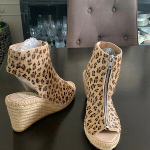 Gaimo karim leather calf hair leopard print wedges. Bohemian style size 8/38euro